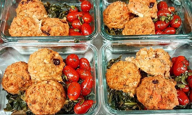 Down south cookin' paleo style 
Wild salmon fish cakes, organic sauteed collards and pastured bacon,  grape tomatoes/toasted pumpkin seeds