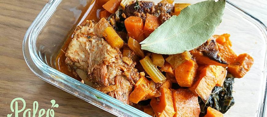 Super hearty 100% grassfed beef stew- featuring chunks of bone in short rib,  shank and sirloin grounds. Organic diced sweet potato, wilted lacinato kale, heirloom carrots,  onions, celery, herbs, tomato base