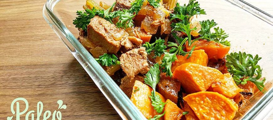 Super hearty 100% grassfed beef stew- featuring chunks of eye of round roast, sirloin tip and filet mignon. Organic diced sweet potato, heirloom carrots,  onions, celery, herbs and tomato base