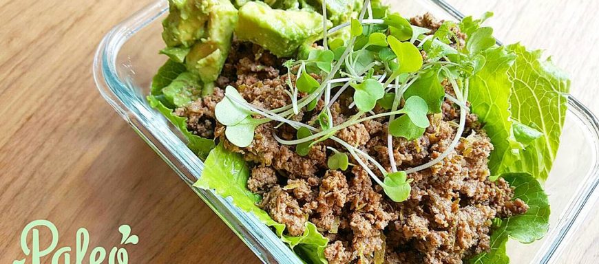 DIY Paleo Grassfed Lettuce wraps- Featuring seasoned Ontario grassfed ground beef,  organic romaine lettuce shells, avocado/parsley guacamole. Topped with organic greenbelt microgreen sprouts. Great to enjoy as a cold summer dish